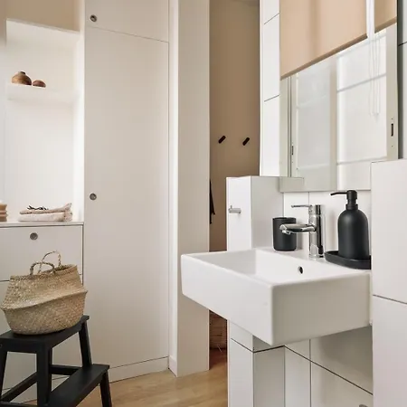 Jure - 2 Bedrooms And Balcony In Eixample Dreta Barcelona