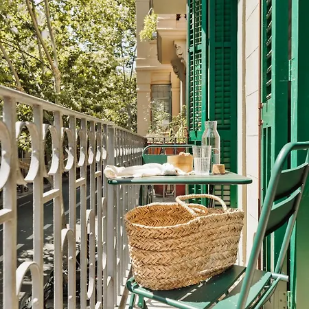 Jure - 2 Bedrooms And Balcony In Eixample Dreta דירה *